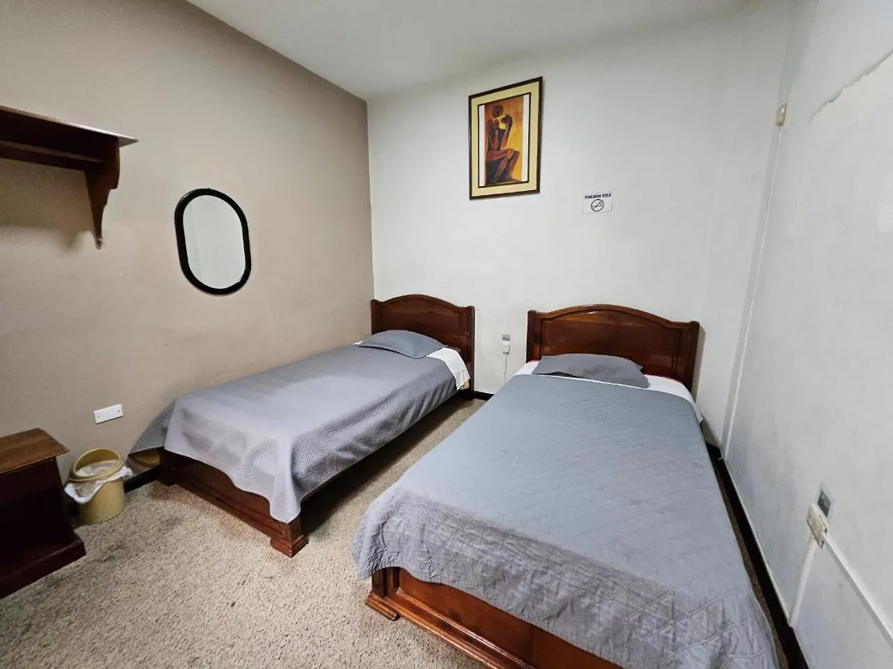 Konukevi Alborada Cuenca Hospedaje Ekvador